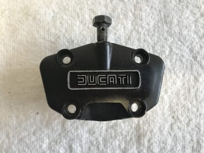 used black cam cover part 0660.92.640 with oil junction